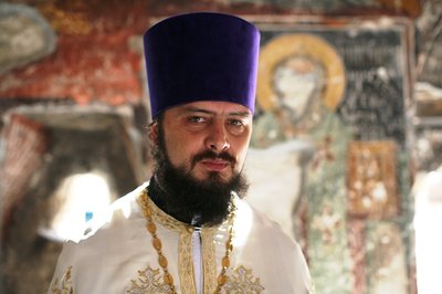 Russisch-orthodoxer Priester in Sumela; Foto: Iason Athanasiadis