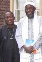 Pastor James Wuye und Imam Muhammad Nurayn Ashafa, Foto: &amp;copy Stiftung 'Die Schwelle'