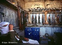 Illegaler Waffenladen in Marib; Foto: dpa