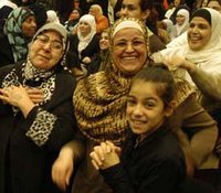 Musliminnen feiern; Foto: Ikhlas Abbis