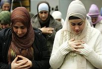 Junge muslimische Frauen in Baden-Württemberg; Foto: dpa 