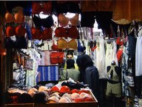 Verschleierte Frauen kaufen Lingerie; Foto: Reine Mahfouz