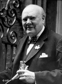 Winston Churchill in der Downing Street 10 im Jahr 1953; Foto: AP