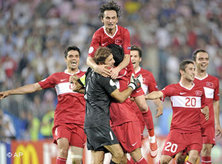 Das türkische Team beim Sieg gegen Kroatien; Foto: AP