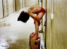 Folterbild aus Abu Ghraib; Foto:AP