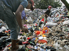 Müllsammler bei Jakarta; Foto: AP
