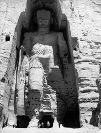 Buddha-Statue in Bamiyan von 1963 vor der Zerstörung durch die Taliban; Foto: UNESCO