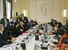 Teilnehmer an der dritten Islamkonferenz im März 2008; Foto: AP