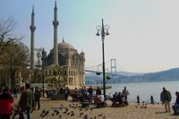 Ortakoy mosque on the Bosporus river (photo: &amp;copy Mustafa Tüzel)