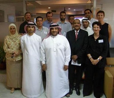 Gruppenfoto der Verlegerfortbildung in Abu Dhabi; Foto: Gabriele Rubner