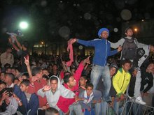 Besucher auf dem Gnawa-Festival in Marokko 2007; Foto: Daniel Seibert