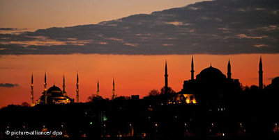 Istanbuler Skyline; Foto: dpa