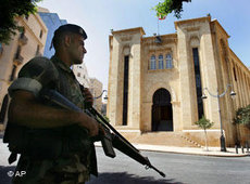 Soldat bewacht das libanesische Parlament; Foto: AP