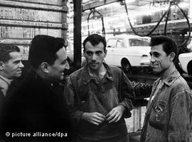 Türkische Gastarbeiter in der deutschen Fabrik Ford Köln; Foto: dpa
