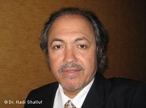 الدكتور الهادي شلوف، محام ليبي عضو بالمحكمة الجنائية الدولية بلاهاي 