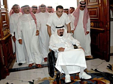 العاهل السعودي بعد عودته من رحلة العلاج، الصورة د.ب.ا