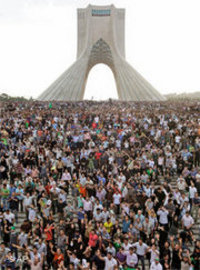 مظاهرة لمؤيدي موسوي في ميدان آزادي في طهران