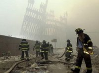 أنقاض برجي التجارة العالمي بعد الاعتداء في الحادي عشر من سبتمبر/أيلول 2001، الصورة: أ ب