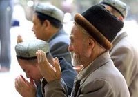 ويغوريون أثناء الصلاة، الصورة: ا.ب