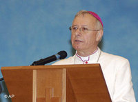 الأسقف بول هيندر، الصورة: أ.ب