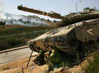 دبابة إسرائيلية أثناء مشاركتها في الحرب ضد لبنان، الصورة: أ.ب