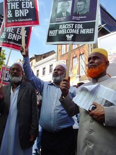 Demonstration gegen die EDL; Foto: Joseph Burke