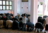  أوَّل صلاة جمعة في مسجد فيرتهايم الجديد في مبنى مصنع/جان جبرييل