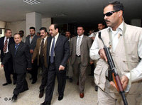 رئيس الوزراء العراقي نوري المالكي يزور جامعة بغداد في نوفمبر/تشرين الثاني 2006، الصورة: أ ب