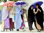 نساء في إحدى شوارع كابول، الصورة: أ ب