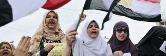 Egyptian women protested against the system on an equal footing with men – a sight that some western observers found unusual