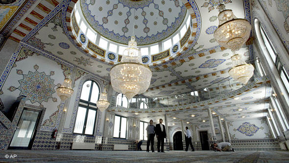 The Fatih Mosque in Wülfrath near Dusseldorf was inaugurated in 2003 by the President of the Bundestag at the time, Wolfgang Thierse.