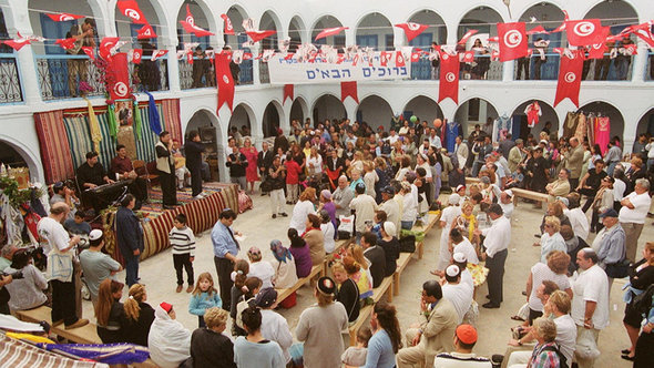 Jüdische Pilger in der Ghriba-Synagoge in Djerba; Foto: picture-alliance/dpa