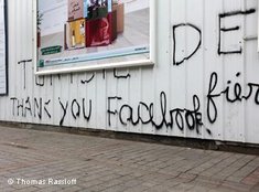 Straßen-Graffiti in Tunis: Thank you Facebook; Foto: Thomas Rassloff/DW