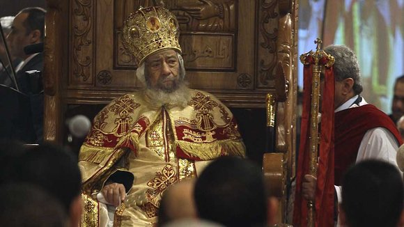 Shenouda III., Patriarch von Alexandria bei der koptischen Mitternachtsmesse am 6. Januar 2012; Foto: AP/dapd