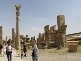 Iranische Touristen in Persepolis; Foto: Elisabeth Kiderlen