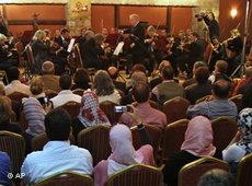 dirigiert am 3. Mai Mozart im Al Mathaf Cultural House in Gaza City, Foto: AP