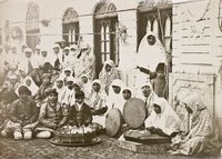Members of Mozaffar ad-Din Shah's harem, photo by Antoine-Khan Sevruguin (photo: private copyright, Emanuel Sevrugian/Museum der Weltkulturen)