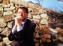Mahmoud Darwish (photo: AP)