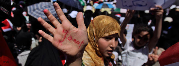 Jeminitische Frau demonstriert gegen Saleh; Foto: AP