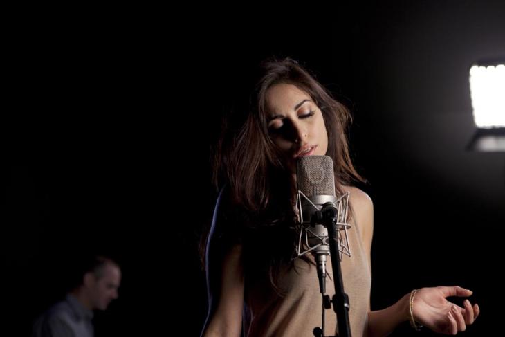 المغنية اللبنانية ياسمين حمدان. Foto: Amélie Rouyer