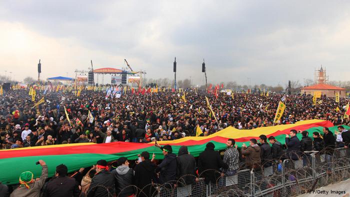 Kurds celebrating Nowruz in Turkey (photo: © Getty Images)