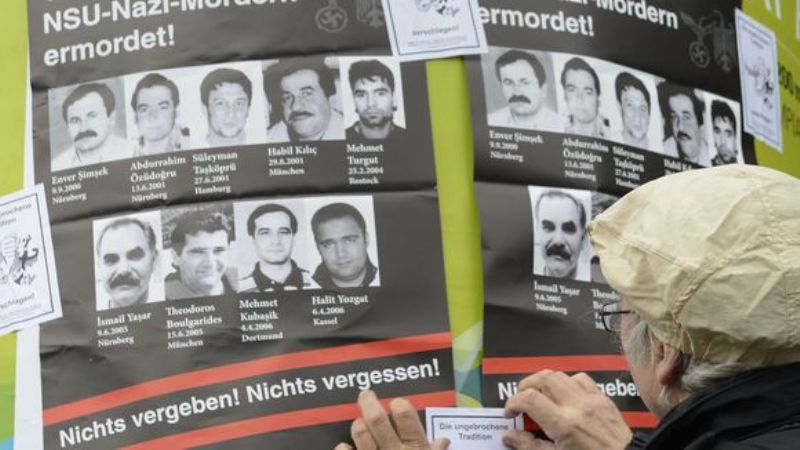 Plakate in München erinnern an die Opfer des "Nationalsozialistischen Untergrunds"; Foto: Christof Stache/AFP/Getty Images
