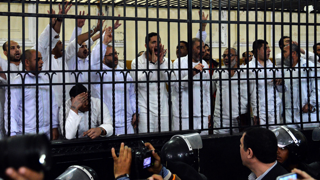 Inhaftierte Muslimbrüder in Alexandria; Foto: picture-alliance/dpa