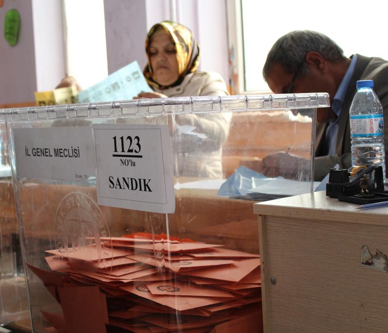 Wahlurnen nach Schließung der Wahllokale in Ağrı; Foto: Ekrem Güzeldere