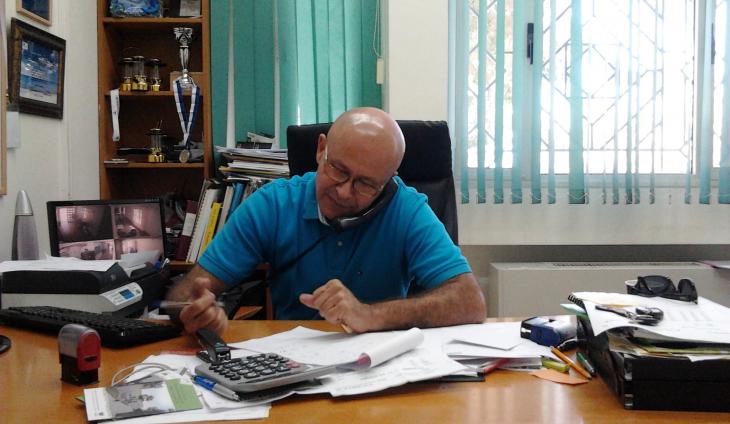 Ibrahim Abu Shandi of the Arab Jewish Community Center in Jaffa in his office (photo: Ulrike Schleicher)