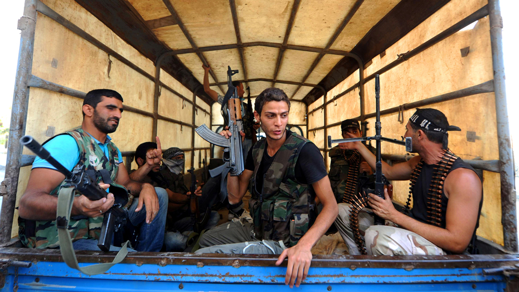 FSA-Kämpfer im Salaheddin-Viertel von Aleppo; Foto: picture alliance /abaca