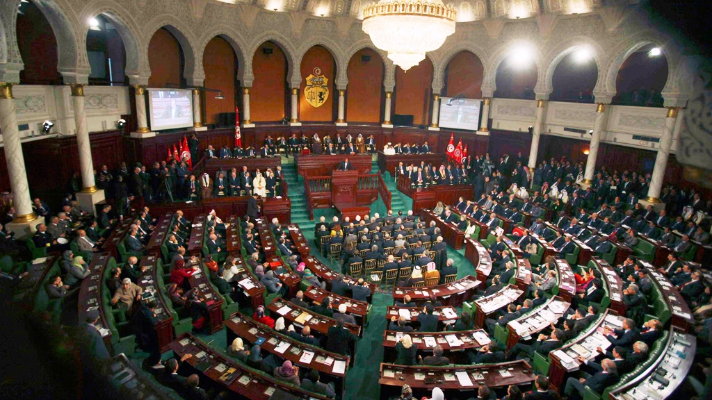 Tunesiens verfassungsgebende Versammlung beschließt am 7. Februrar 2014 eine neue Verfassung; Foto: Reuters/Zoubeir Souissi