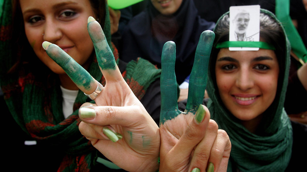 Proteste gegen die Wiederwahl Ahmadinedschads in Teheran 2009; Foto: Atta Kenare/AFP/Getty Images