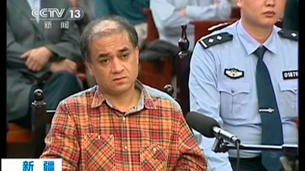 Prozeß gegen Regimekritiker und Wirtschaftswissenschaftler Ilham Tohti in Urumqi; Foto: Reuters/CCTV via Reuters TV