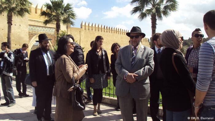  يهود مغاربة في زيارة لبعض المآثر التاريخية اليهودية بمدينة فاس 